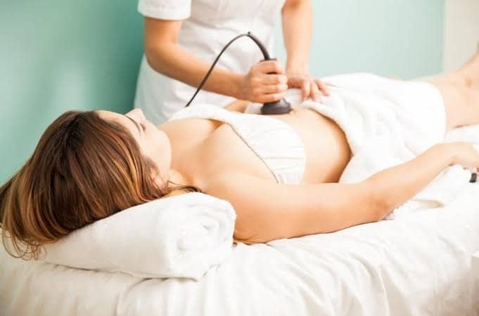 Procedimiento corporal de hidrolipoclasia ultrasónica