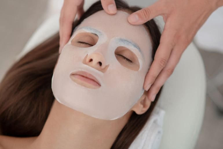 Limpieza facial con polinucleótidos en Mertherapy
